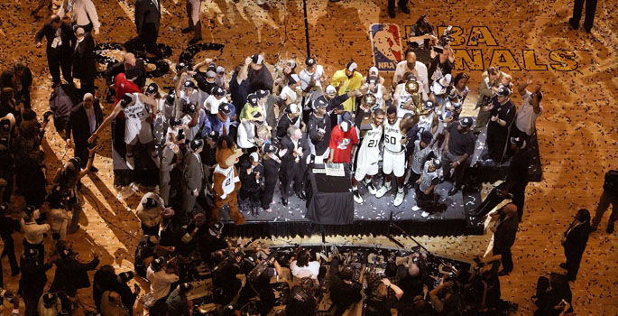 NBA编年史(2002-03):姚明来了! <a href=/lanqiuzbb/spurs/ target=_blank class=infotextkey>马刺</a>复仇<a href=/lanqiuzbb/lakers/ target=_blank class=infotextkey>湖人</a>