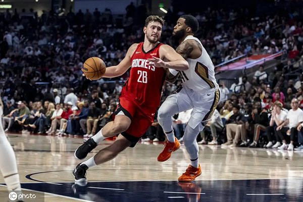 NBA季前赛综述:火箭<a href=/lanqiuzbb/spurs/ target=_blank class=infotextkey>马刺</a><a href=/lanqiuzbb/magic/ target=_blank class=infotextkey>魔术</a>领跑 新趋势与球队百态