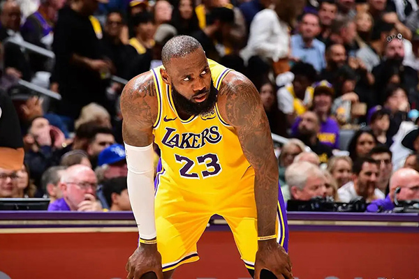 NBA休赛期动态：<a href=/lanqiuzbb/lakers/ target=_blank class=infotextkey>湖人</a>伤病、勇士签约与<a href=/lanqiuzbb/76ers/ target=_blank class=infotextkey>76人</a>合同进展